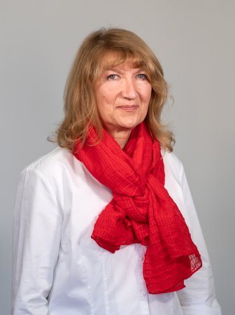 Dr Ana K.