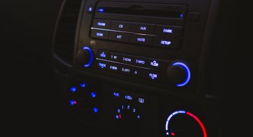 Elektrotehničar za elektroniku na vozilima