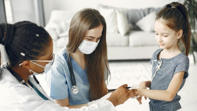 Jedno od zanimanja koja je na tržištu rada sve traženije i za kojim među svršenim osnovcima posebno vlada interesovanje jeste i  medicinska sestra - vaspitač.